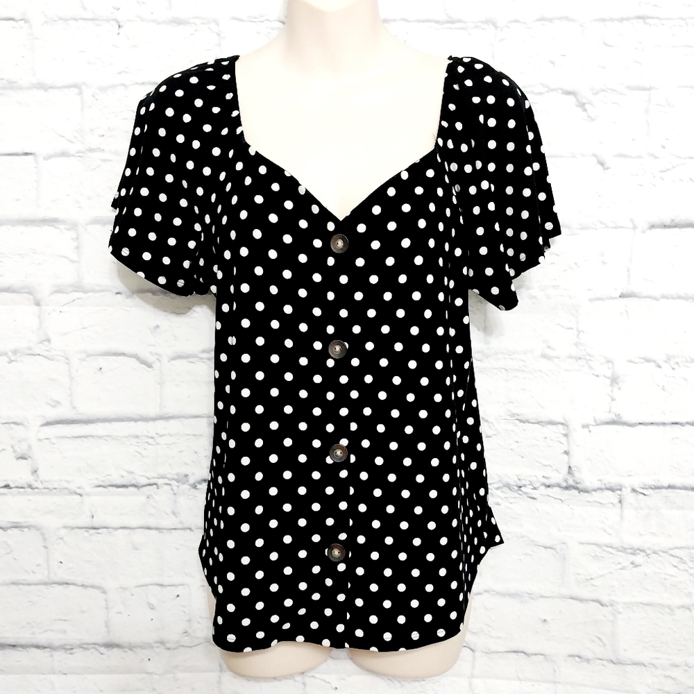 🔵BOGO FREE🔵 Monteau Top Polka Dot Decorative Buttons in Front Sz M